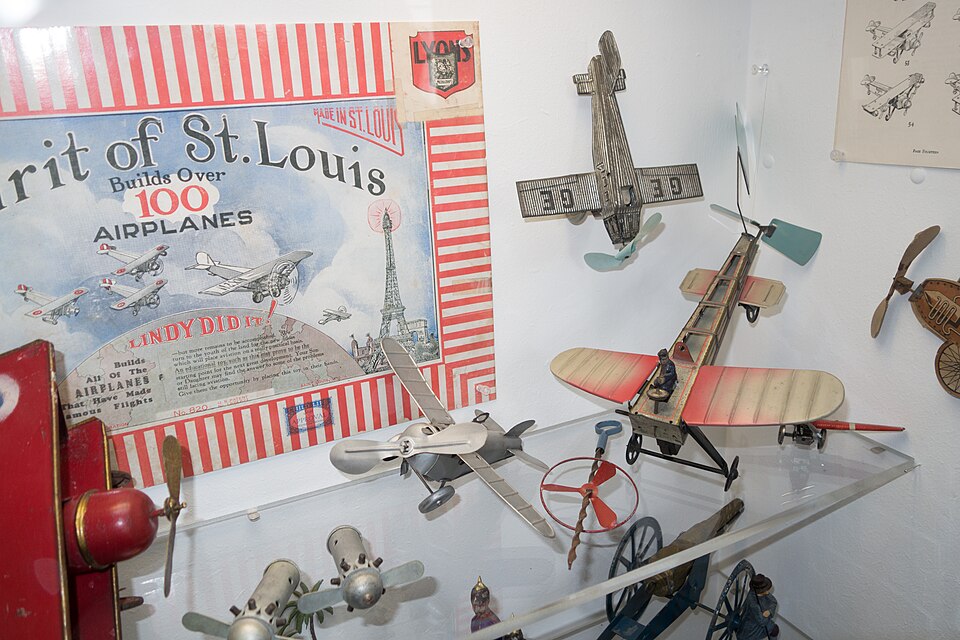  Toy Plane